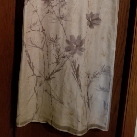 Casual Corner Silk shell and linen lined dress.  Size 6, cream colour. - Picture 4 of 4